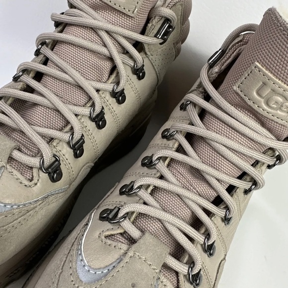 UGG Putty Hiker Waterproof 1112367
Size 8 in men or size 9.5 in women - Picture 10 of 13